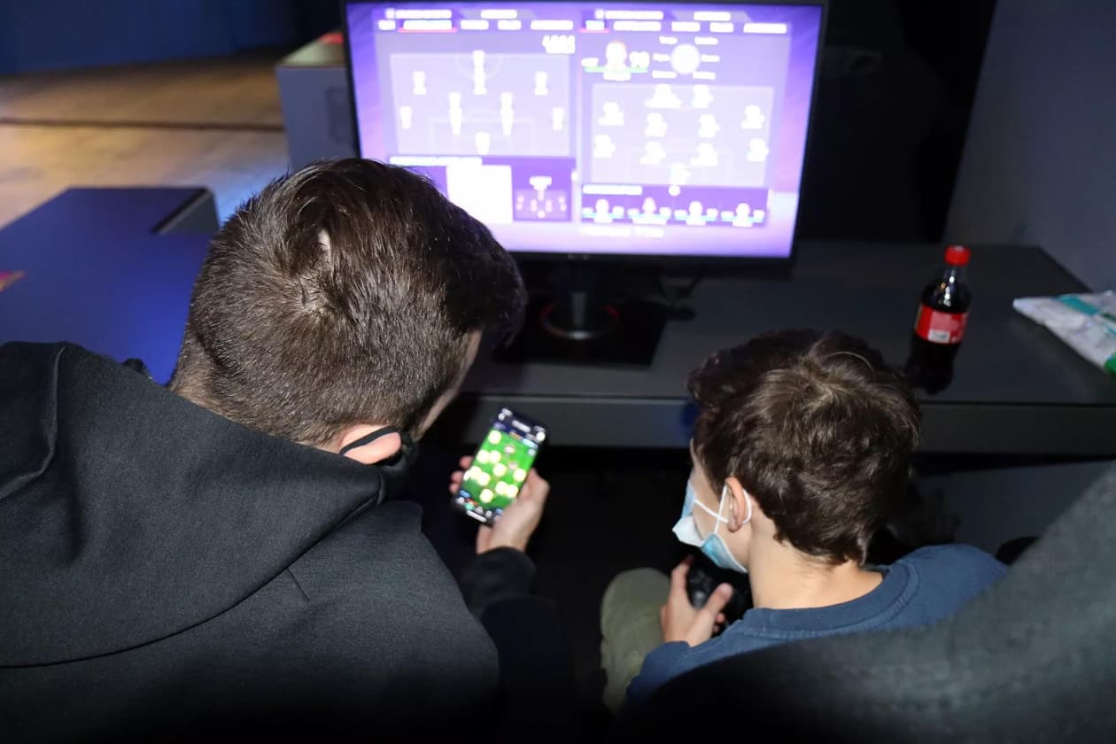 slide carousel image