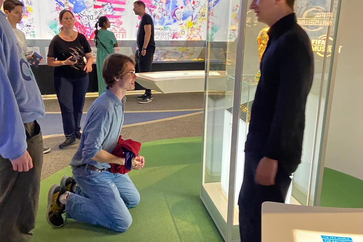 slide carousel image