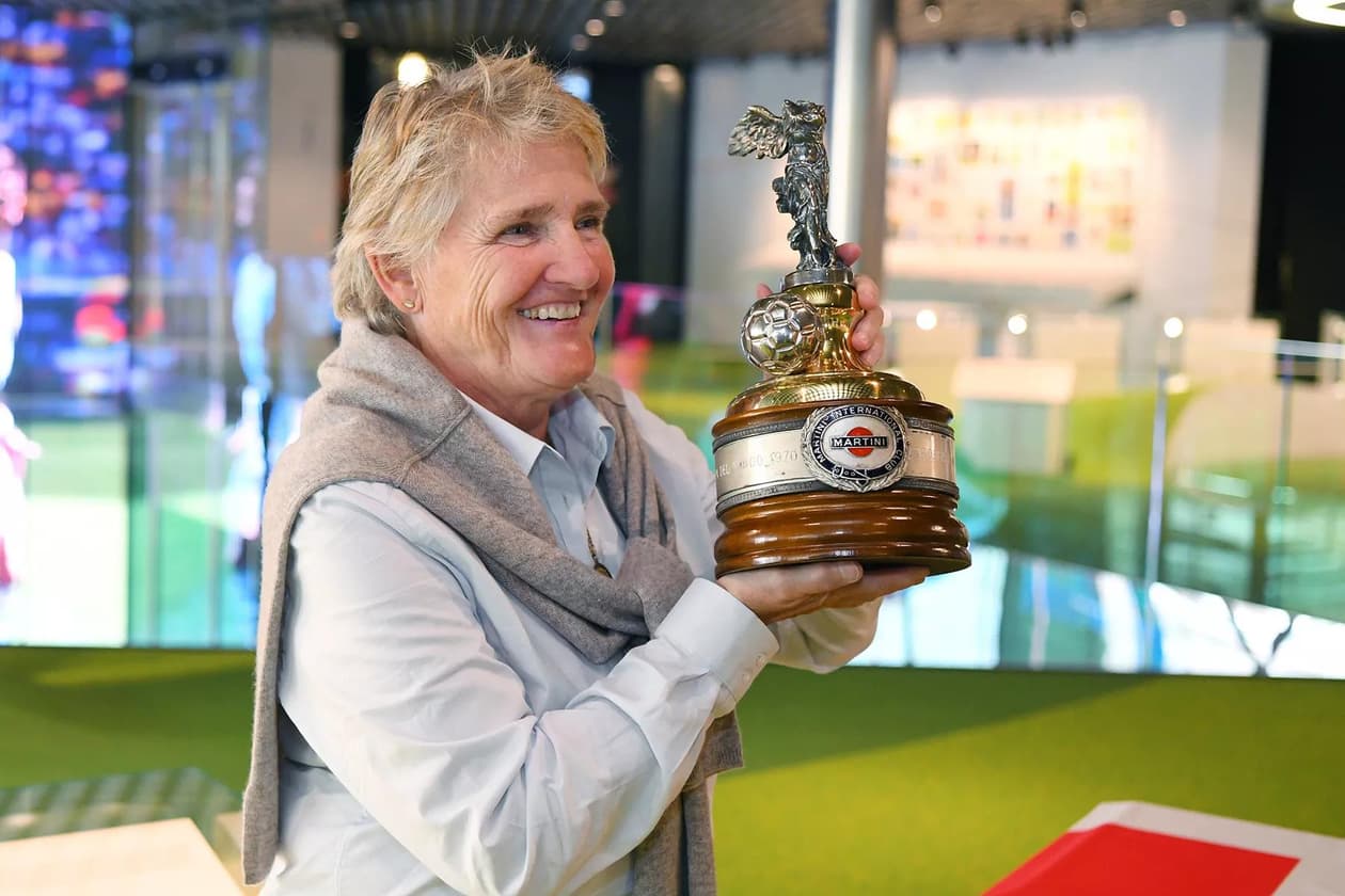 slide carousel image