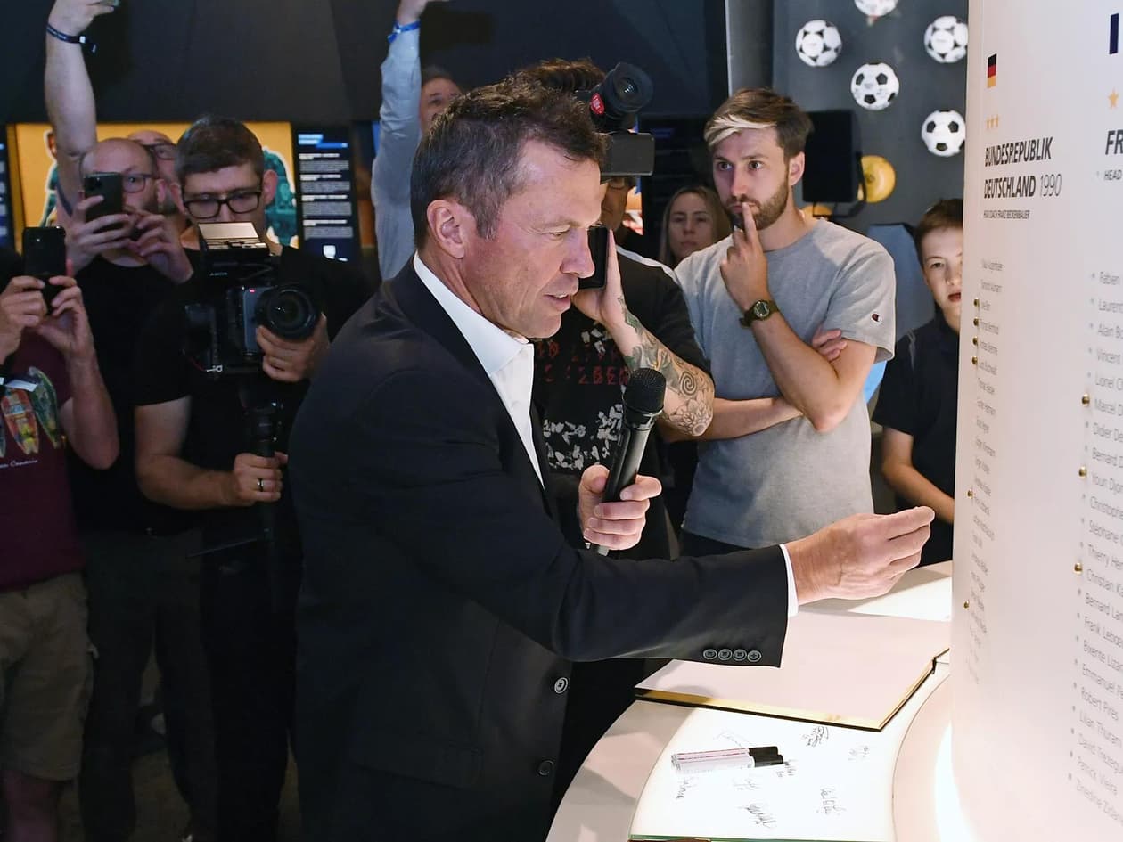 slide carousel image