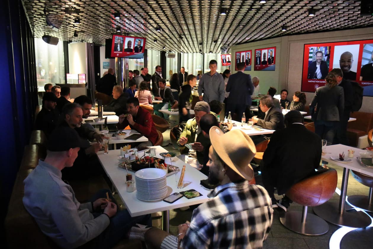 slide carousel image