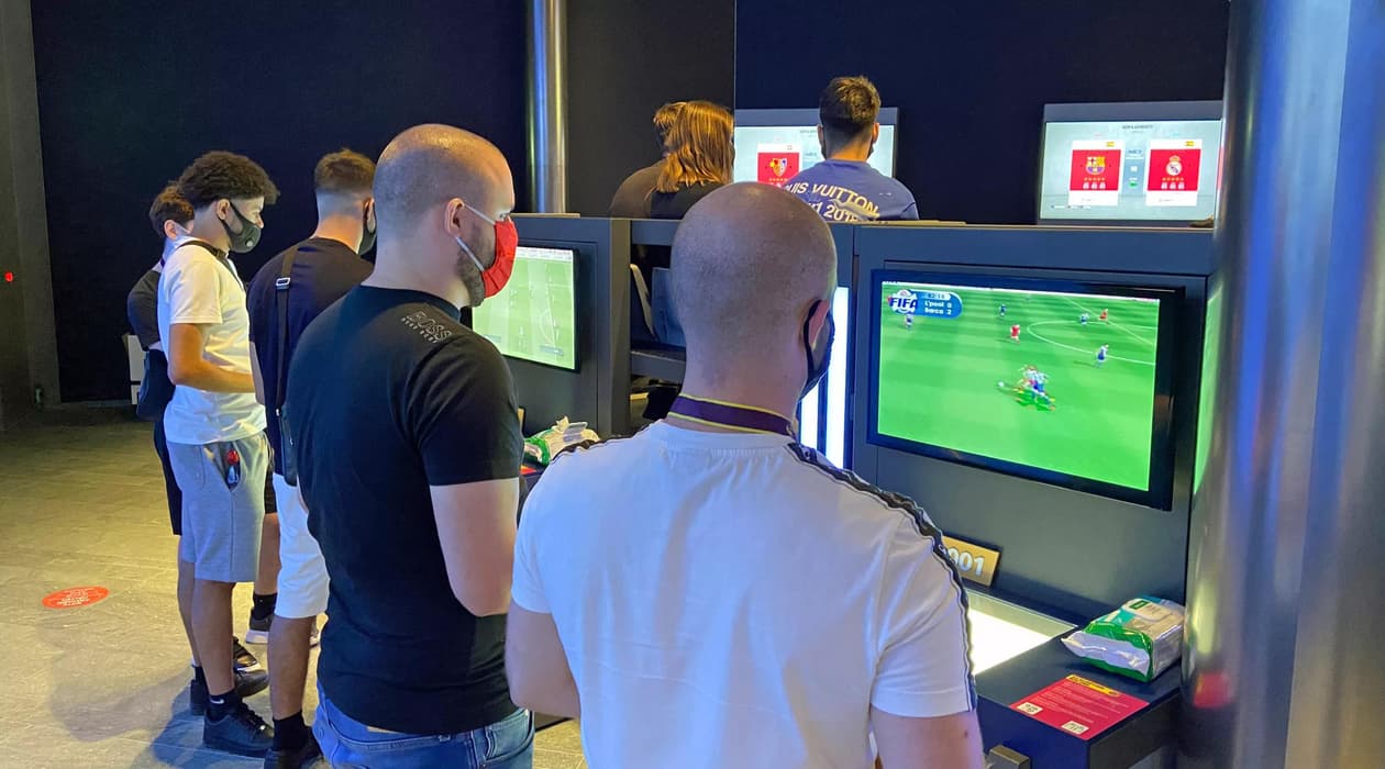 slide carousel image