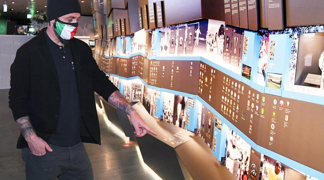 slide carousel image