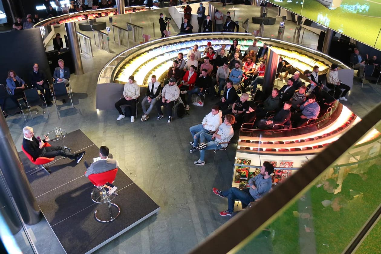 slide carousel image