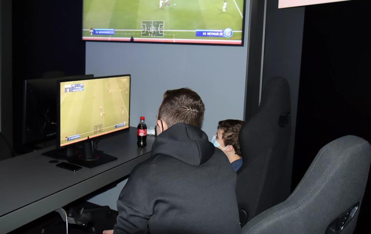 slide carousel image