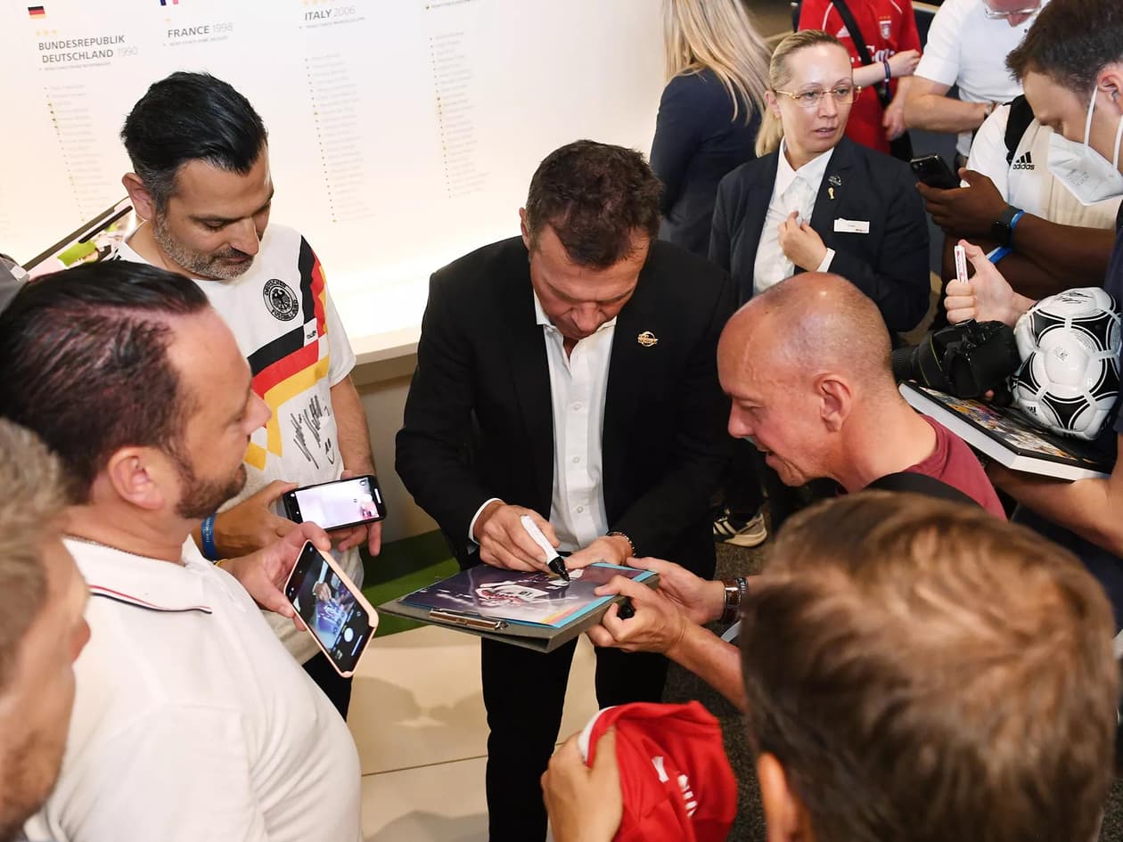 slide carousel image