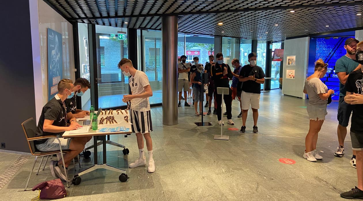 slide carousel image