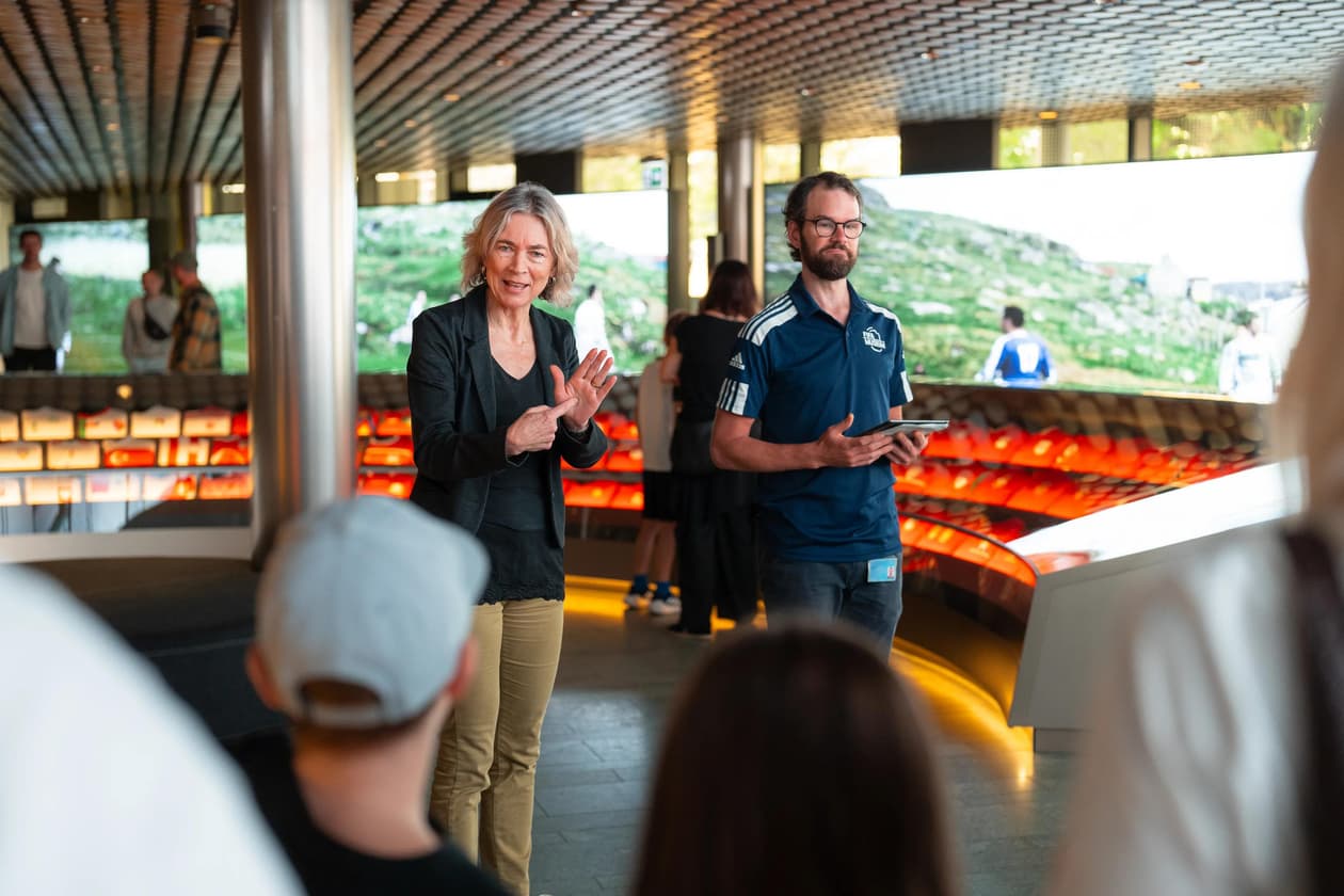  A special tour in sign language for people with hearing impairments