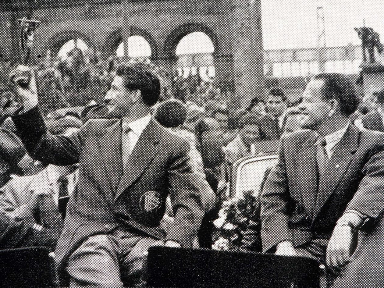 slide carousel image