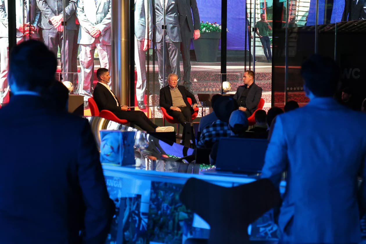 slide carousel image