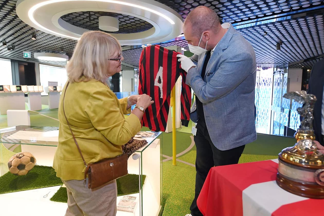 slide carousel image