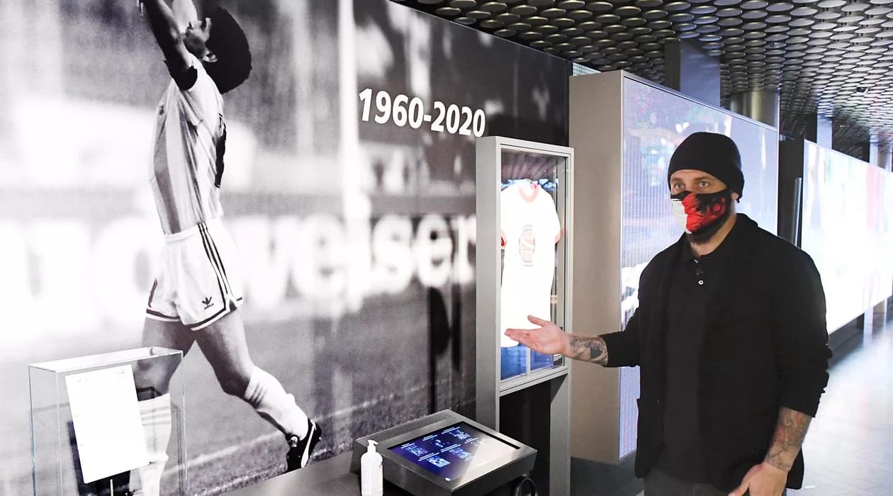 slide carousel image