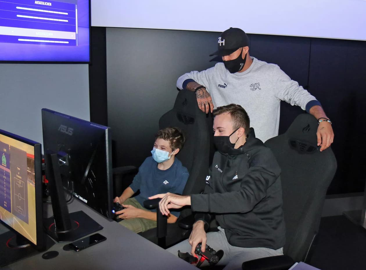 slide carousel image