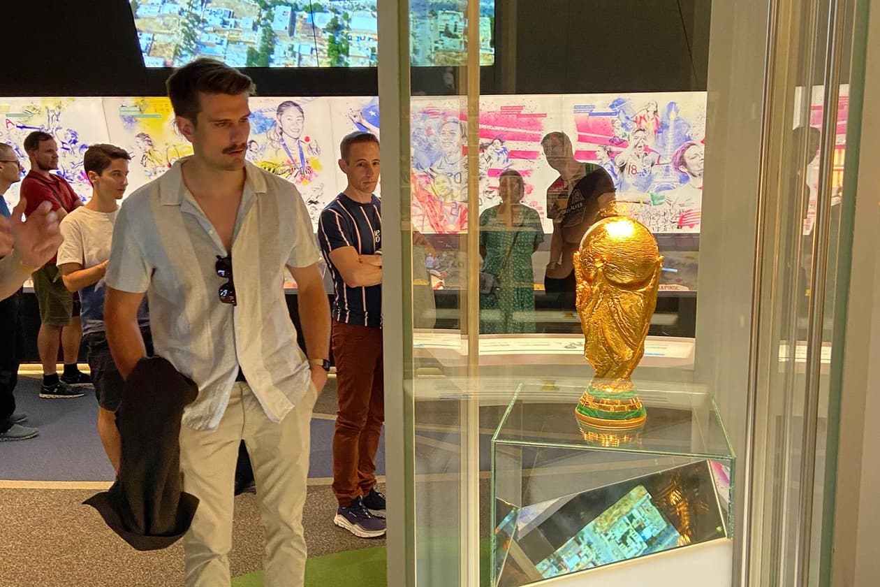 slide carousel image