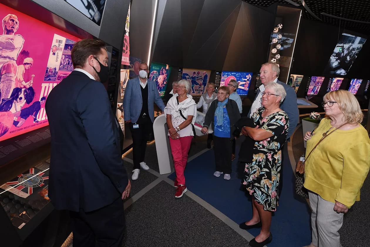 slide carousel image