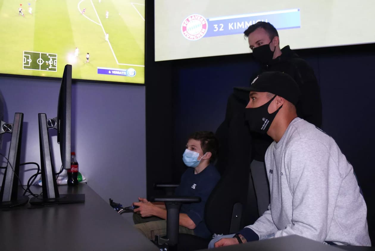 slide carousel image